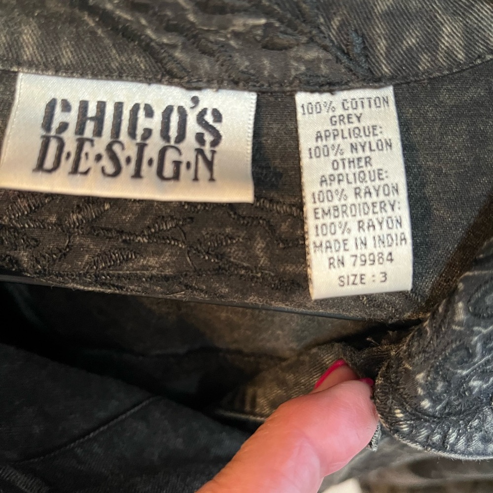 Chico's light weight Black Jean Jacket embroidered details size 3 - Picture 6 of 7